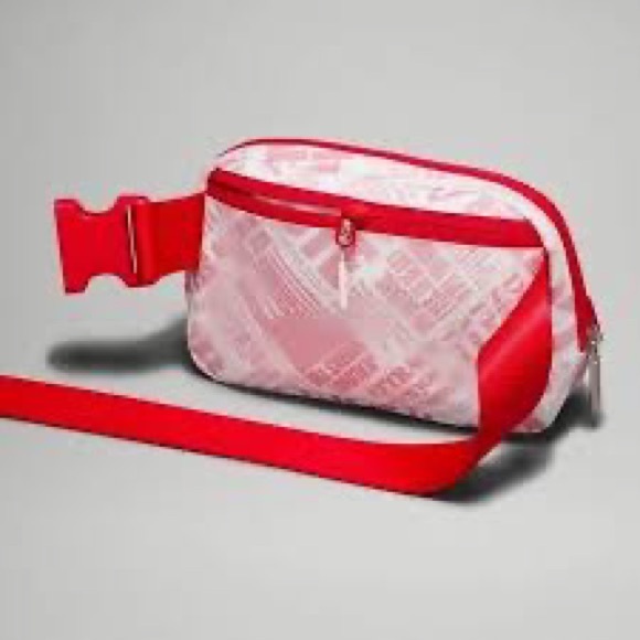 NWT - Lululemon Everywhere Belt Bag - 1L red and white manifesto - Picture 2 of 6
